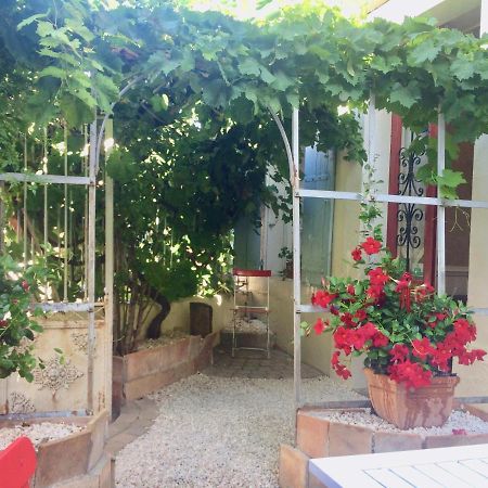 Sainte-Hélène Chambres d'Hôtes&Appartement Olonzac Esterno foto