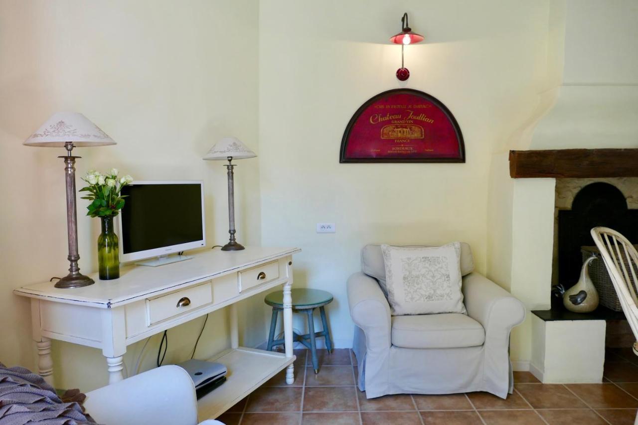 Sainte-Hélène Chambres d'Hôtes&Appartement Olonzac Esterno foto